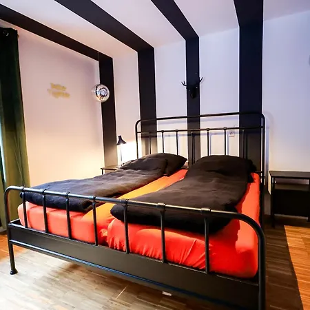 Grosses Mit 3 Schlafzimmern Balkon Naehe Europapark Appartement *